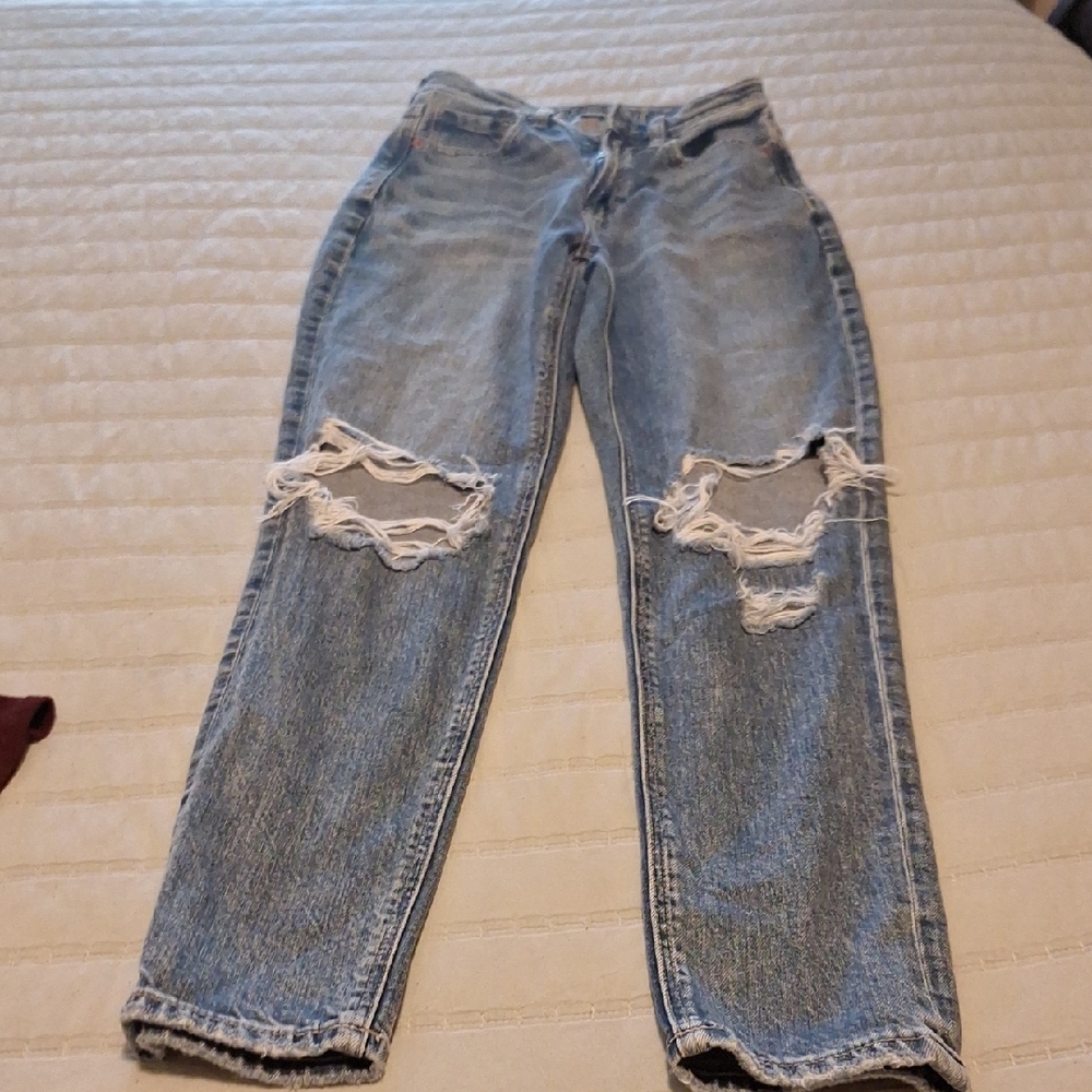 American Eagle Outfitters Light Blue Distressed Boyfriend Jeans